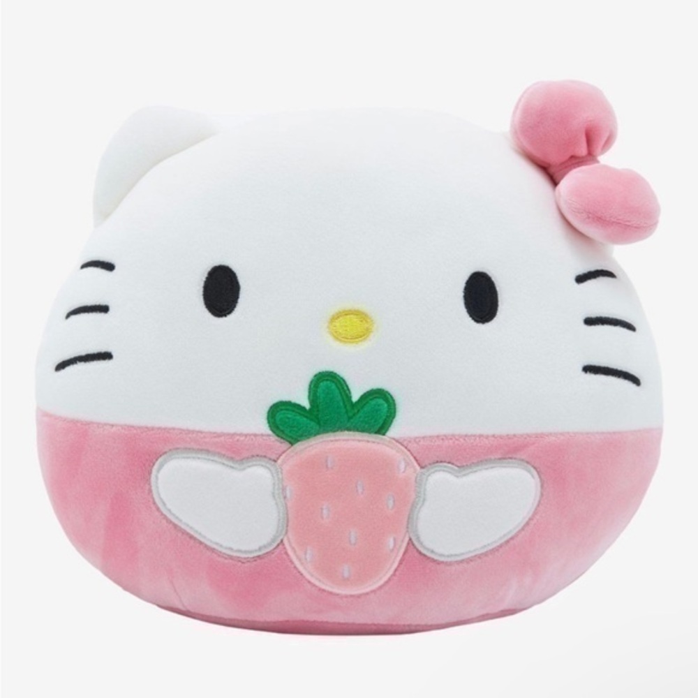 Hello Kitty Strawberry Squishmallow : Hot Topic Exclusive | NWT 🍓